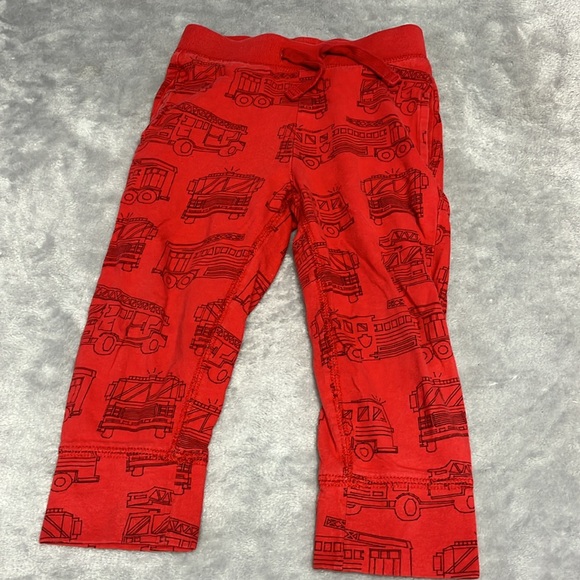 2T GAP Firetruck long sleeve t-shirt and pants bundle - Picture 5 of 7